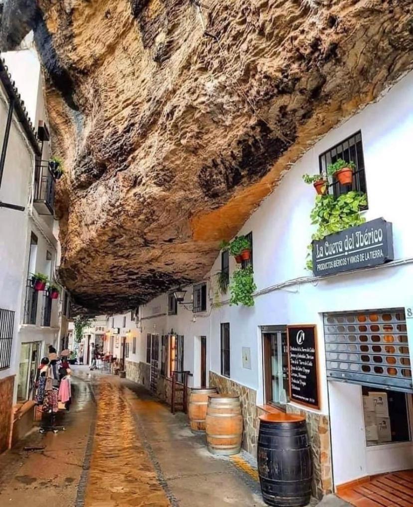 הוילה Setenil De Las Bodegas Casa Cueva “El Refugio En La Cueva” מראה חיצוני תמונה